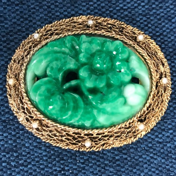 Pauline Rader Vintage Faux Jade Carved Brooch - Picture 1 of 4